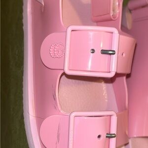 Gucci Pink Sandals with Square Buckles